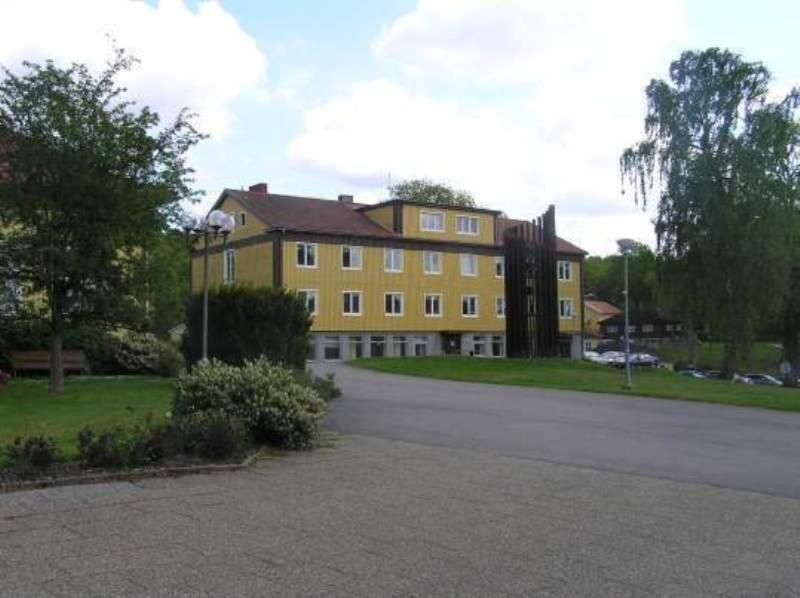 Stf Ljungskile Folkhoegskola Hostel And Hotel Eksteriør billede